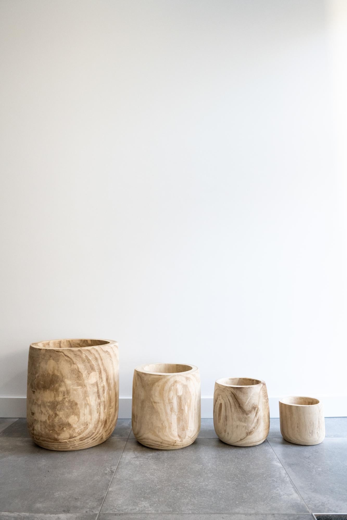 Pia Blumentopf aus Holz – Hellbraun – Größe M – H25cm x Ø23cm – Handgefertigt aus Paulownia – Holz – Nachhaltig & dekorativ – Plant