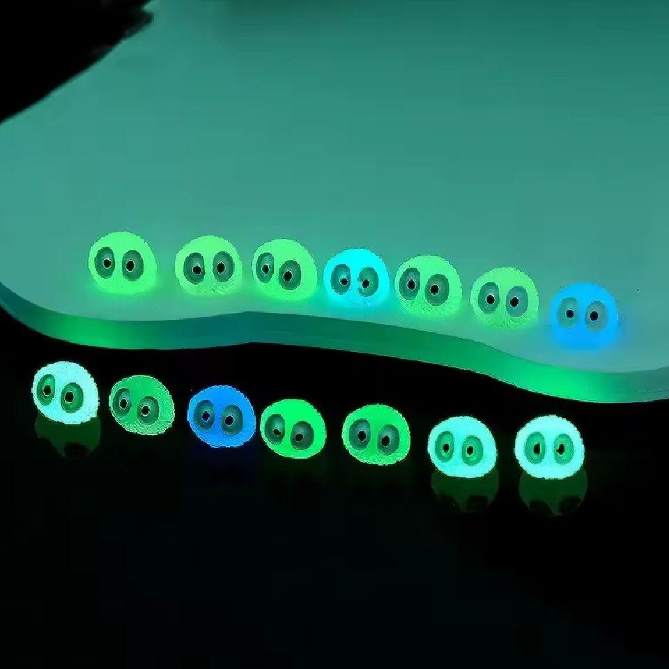 Glow in the Dark Mini – Figuren – 14er – Set – Mehrfarbig – Höhe 1cm – Leuchtende Deko für Terrarium, Pflanzen & Regal – Plant