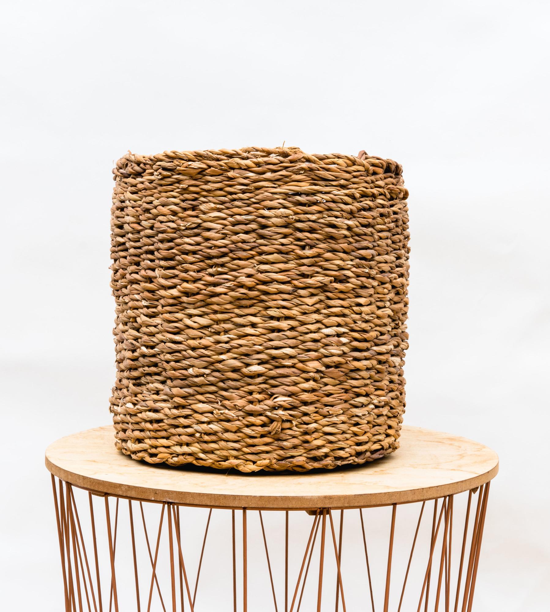 Dekokorb Ido – Ø42cm x H36cm – Großer Seegraskorb – Natur – Aufbewahrungskorb für Pflanzen, Wäsche & Deko – Boho – Stil – Handgeflochten – Plant