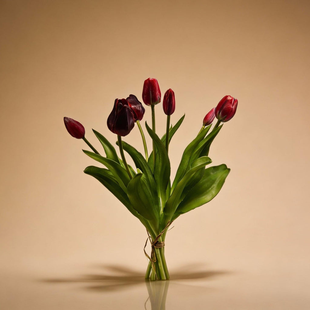 Tulpenstrauß Dunkelrot Real Touch Kunsttulpen – 7 Stiele – 42cm – Kunstblumenstrauß in Bordeaux – Optik – Plant