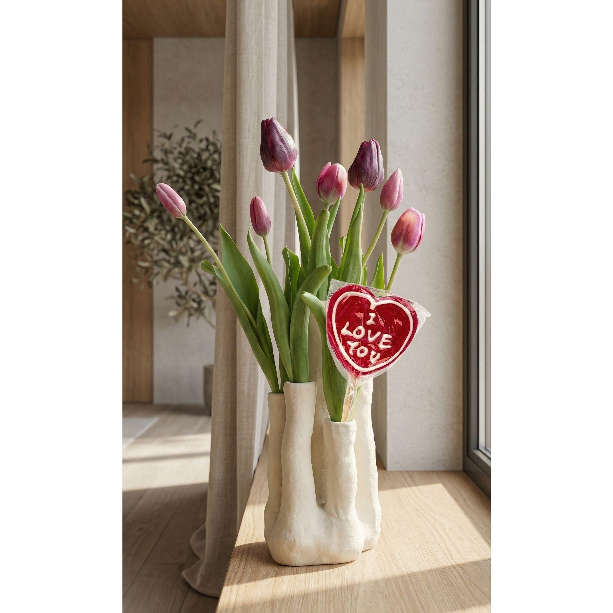 Tulip Touch Kunstblumen Set – Künstliche Tulpen mit Design Mehrfach – Vase – Rot Violett – Keramikvase mit 6 Öffnungen