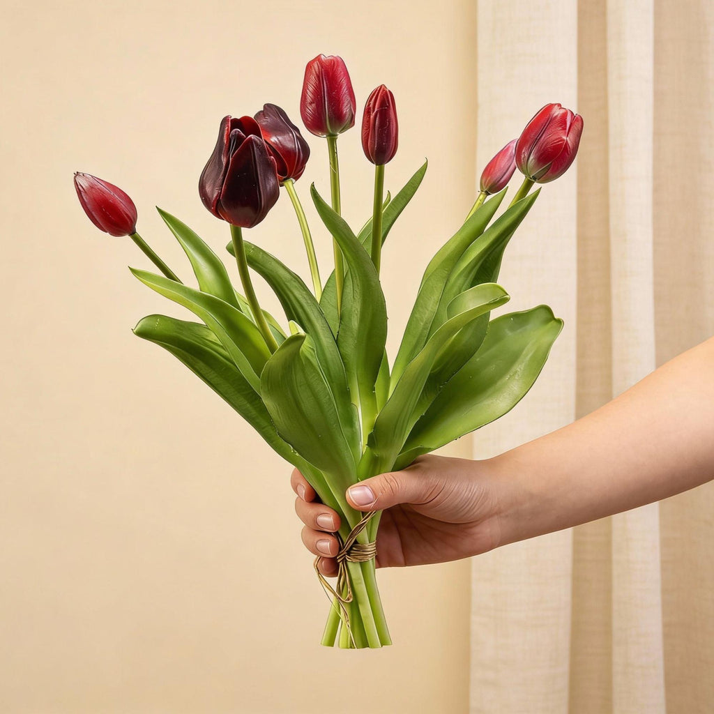 Tulpenstrauß Dunkelrot Real Touch Kunsttulpen – 7 Stiele – 42cm – Kunstblumenstrauß in Bordeaux – Optik – Plant