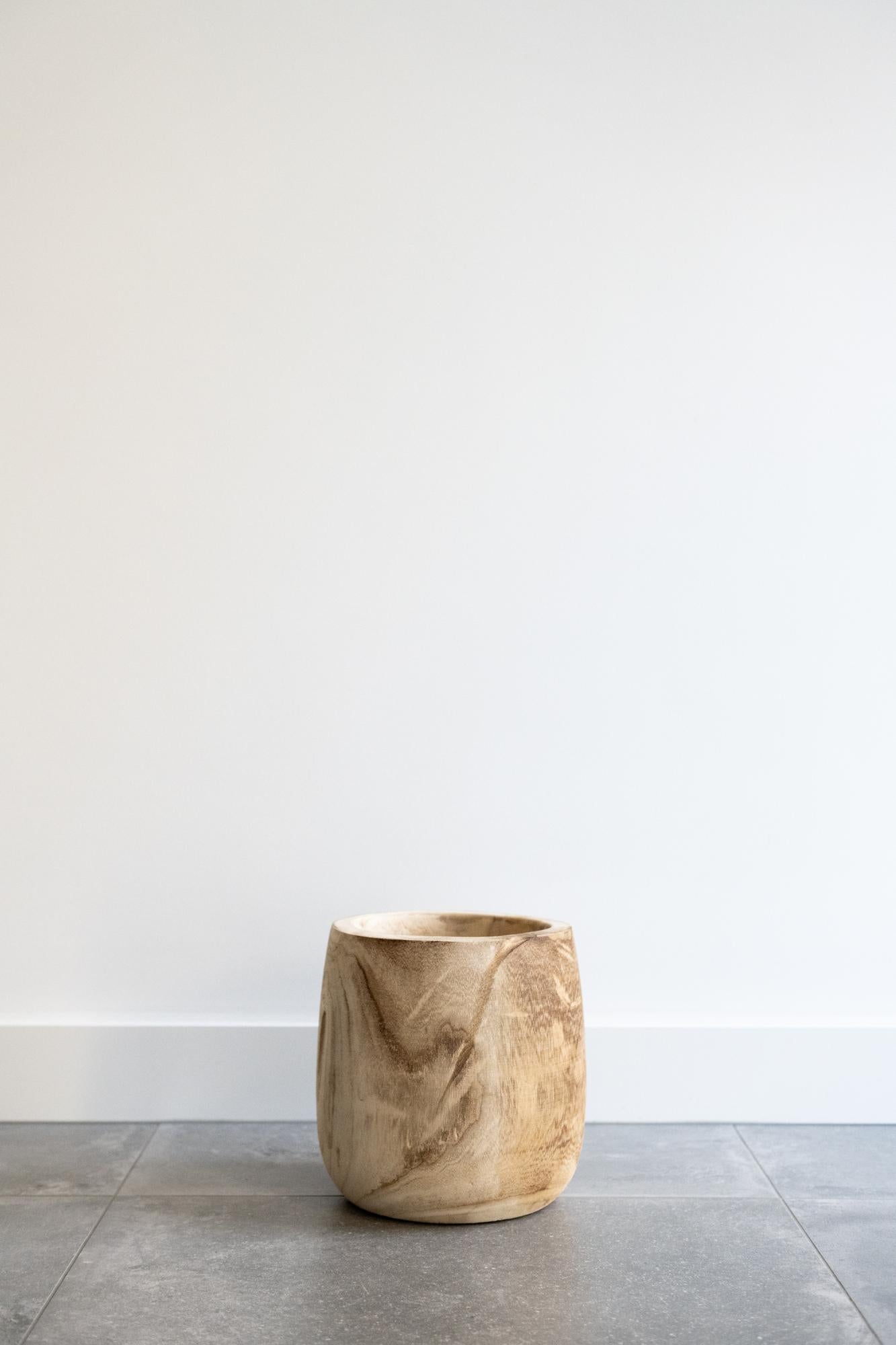 Pia Blumentopf aus Holz – Hellbraun – Größe M – H25cm x Ø23cm – Handgefertigt aus Paulownia – Holz – Nachhaltig & dekorativ – Plant