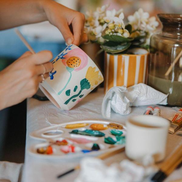 DIY Blumentopf – Bemalset mit Sukkulenten – Malset für 4 Personen – Inkl. 4 Deko – Töpfe, 4 Mini – Sukkulenten, 24 Farben & Pinsel – Set – Plant