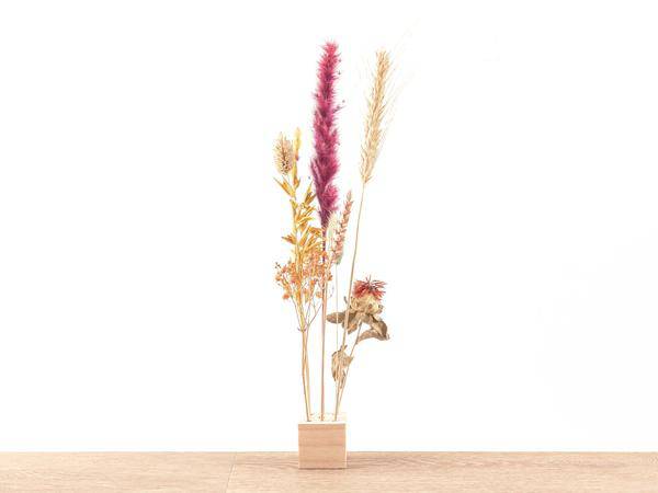 Trockenblumenständer aus Holz – Größe S – 4x4x4cm – Halter mit 16 Löchern für Trockenblumen & Kräuterarrangements – Plant